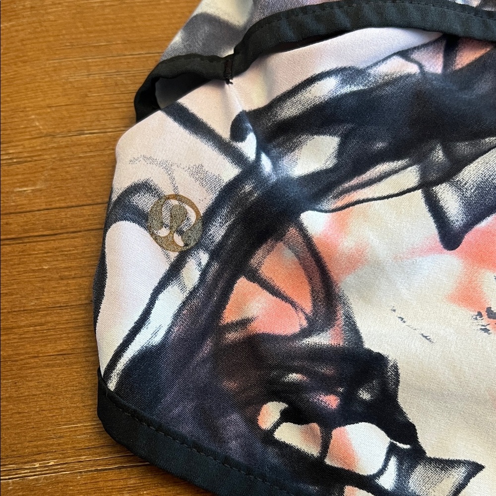 Lululemon Run Speed Shorts RARE PRINT - Picture 3 of 9